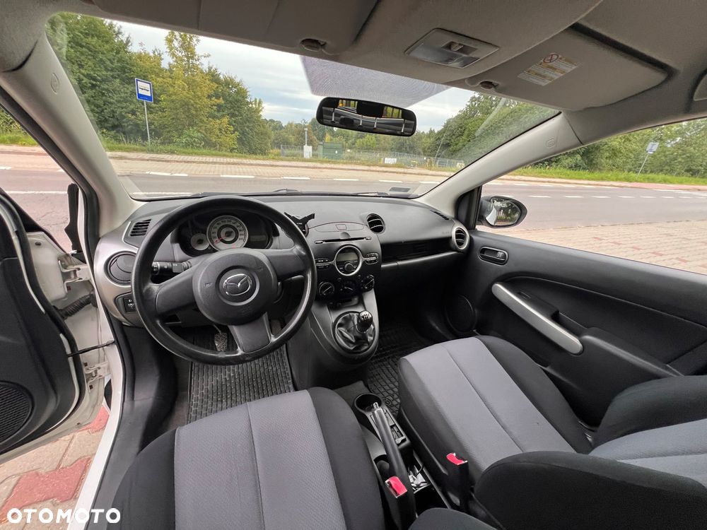 Mazda 2 - 6