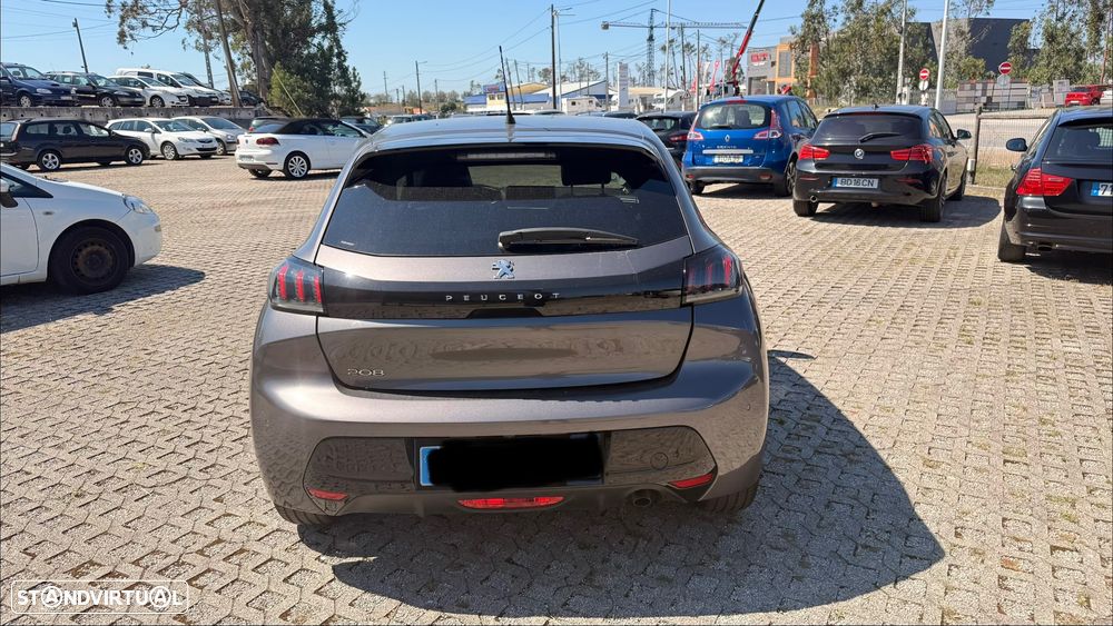 Peugeot 208 - 6