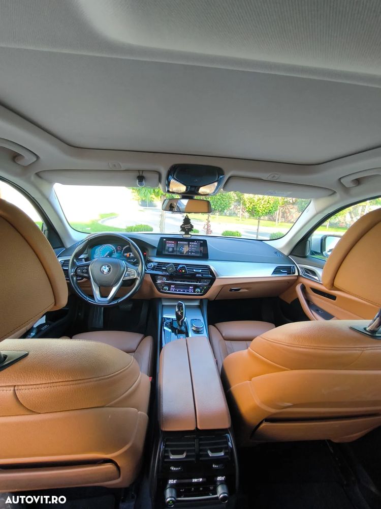 BMW Seria 5 530i xDrive AT - 10