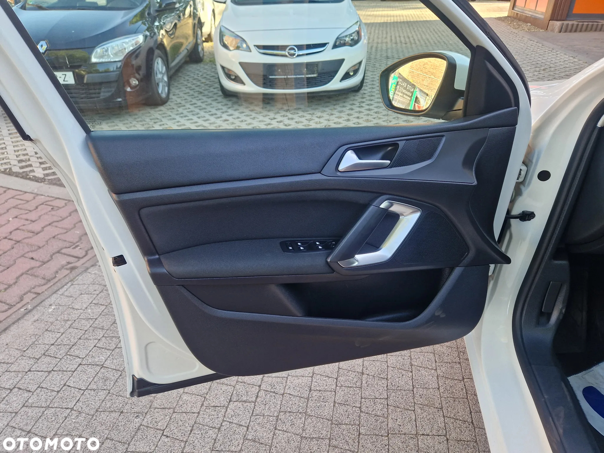 Peugeot 308 SW BlueHDi 120 Stop & Start Allure - 23