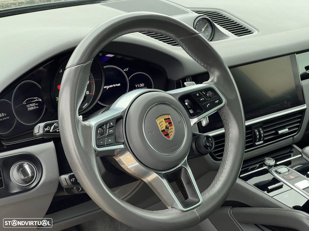 Porsche Cayenne Coupé E-Hybrid Platinum Edition - 2