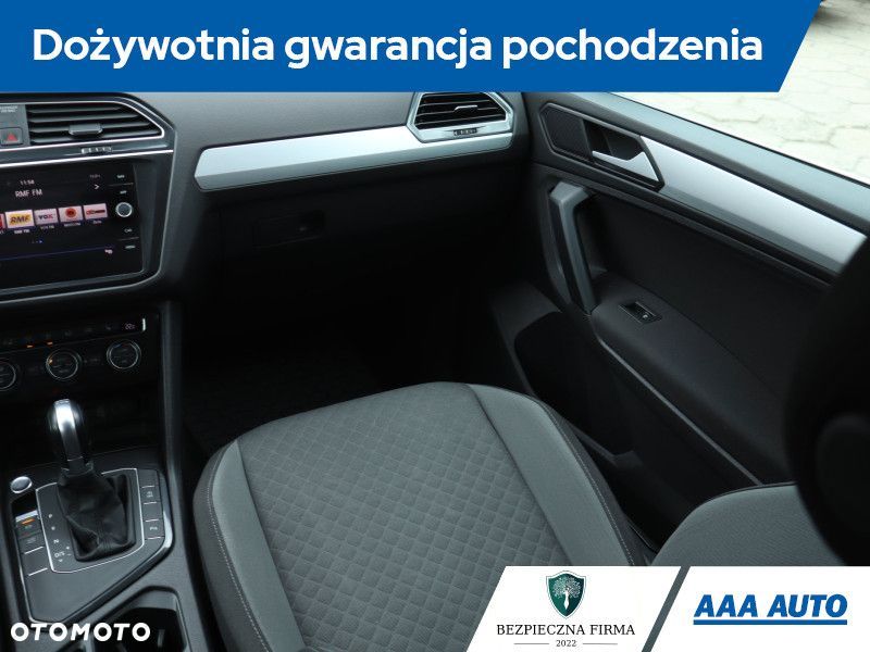 Volkswagen Tiguan - 10
