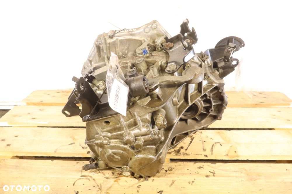 SKRZYNIA BIEGÓW 5 BIEGOWA TOYOTA AURIS II LIFT 1.6 31115-05031 - 2