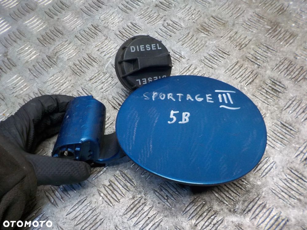 KIA SPORTAGE III KLAPKA WLEWU PALIWA KOLOR 5B - 1