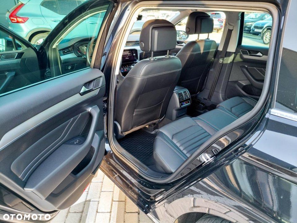Volkswagen Passat - 10