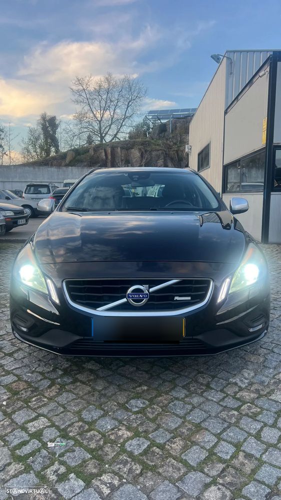 Volvo V60 2.0 D3 R-Design - 1