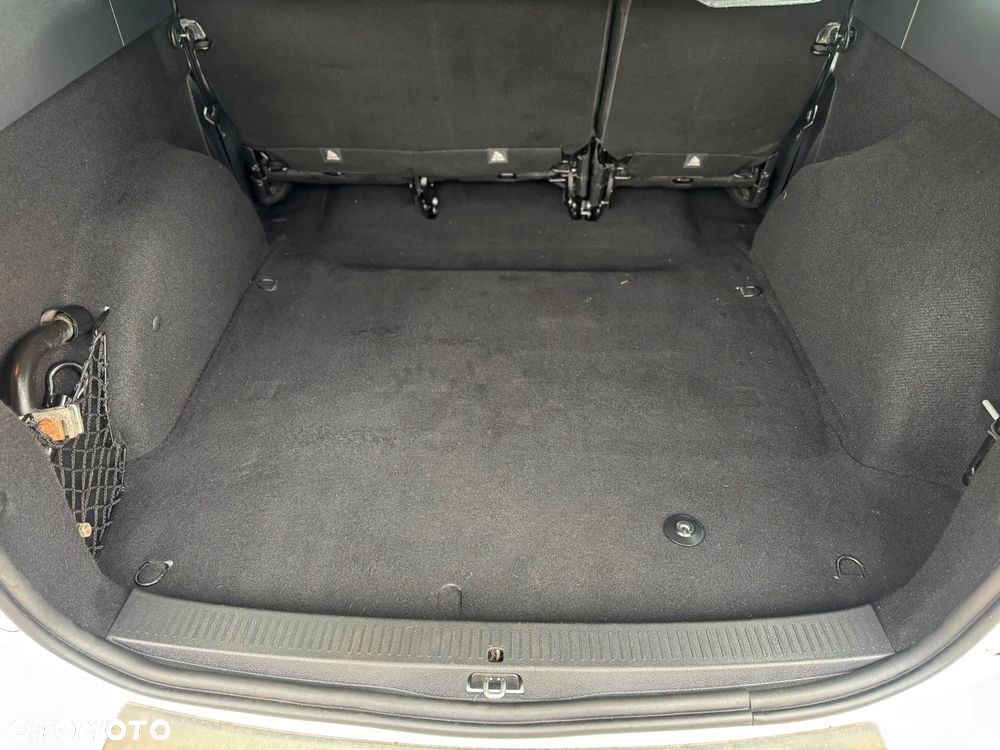 Dacia Lodgy dCi 110 Stepway Celebration - 24