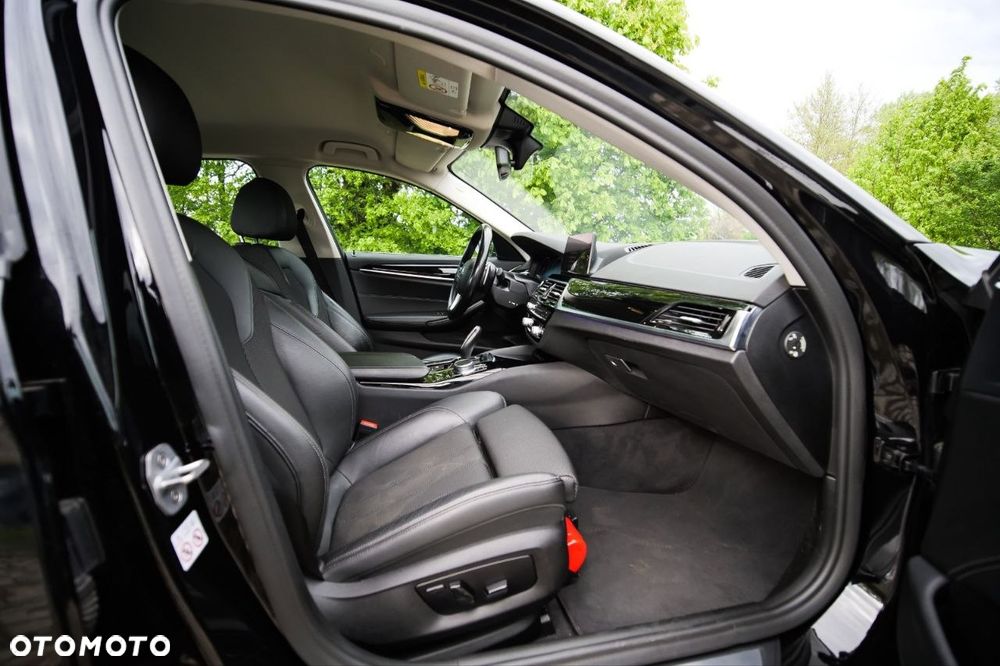 BMW Seria 5 518d Luxury Line sport - 22