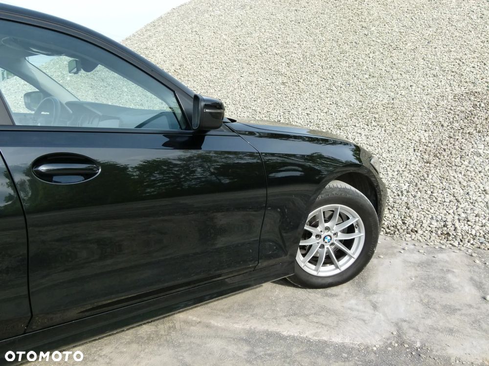 BMW Seria 3 320d Efficient Dynamics - 19