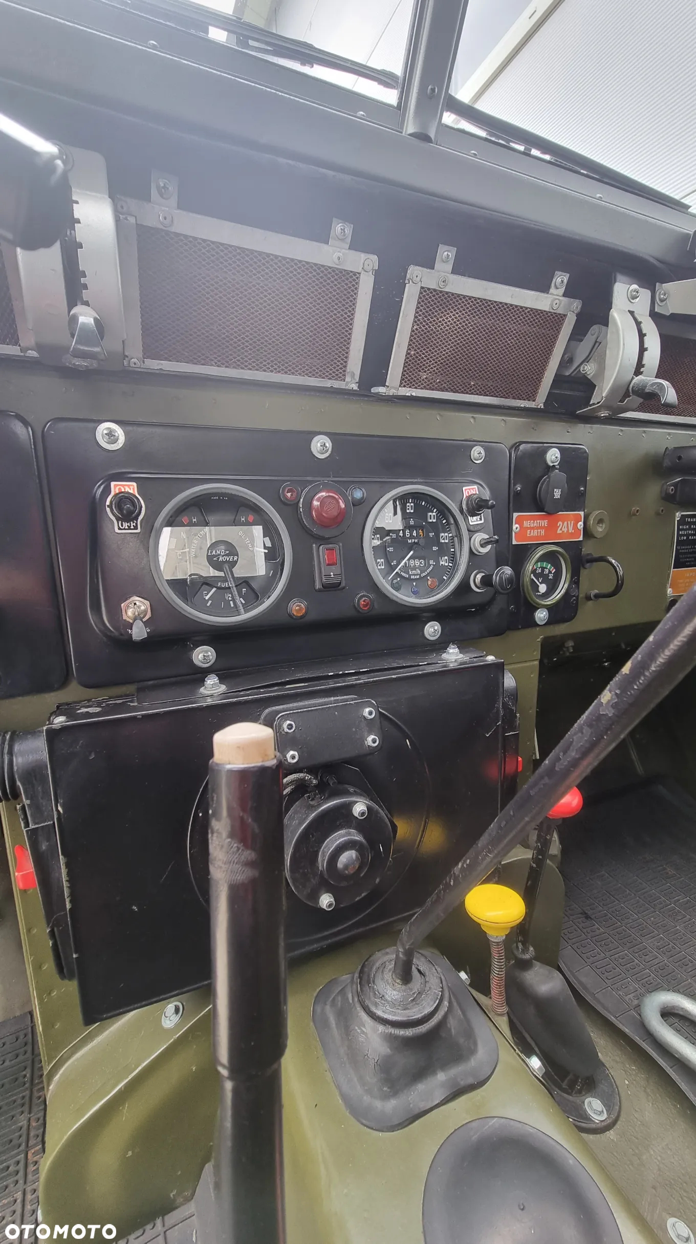 Land Rover Inny - 30
