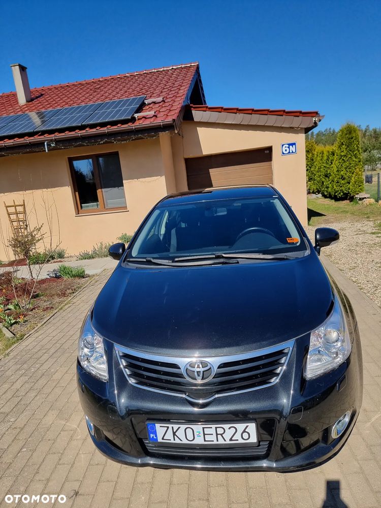 Toyota Avensis - 24