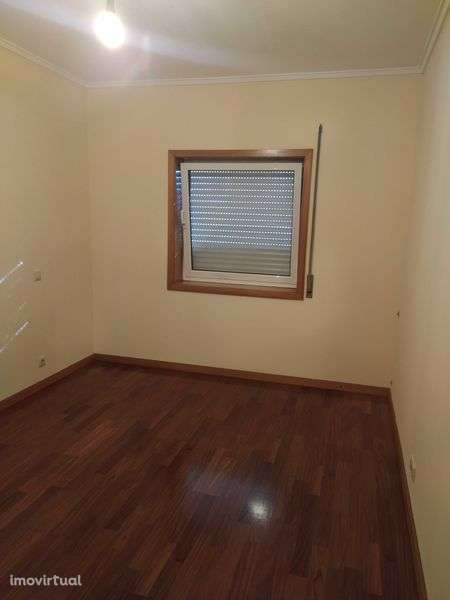 Apartamento T2 junto Igreja S J Madeira - Grande imagem: 2/10