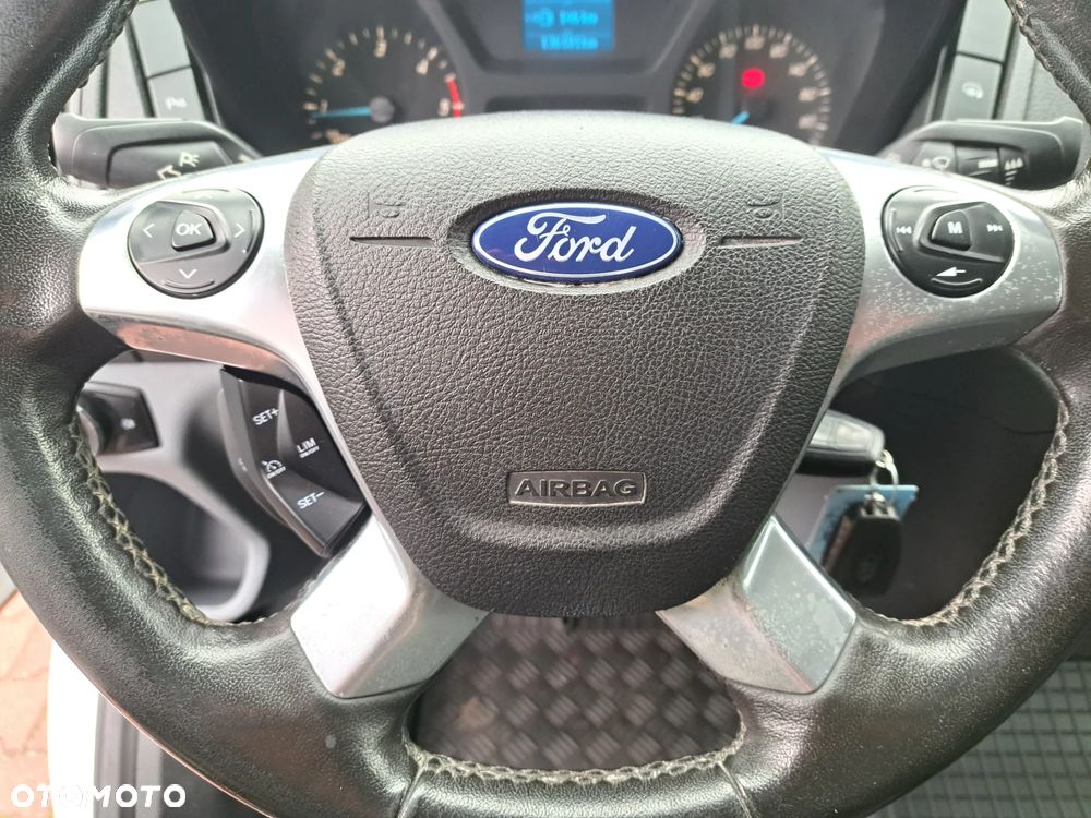 Ford Transit - 12