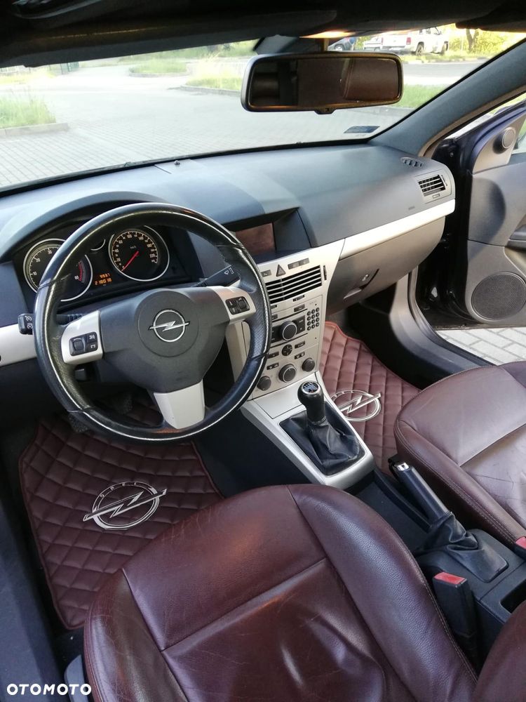Opel Astra 1.9 CDTI Cosmo - 17