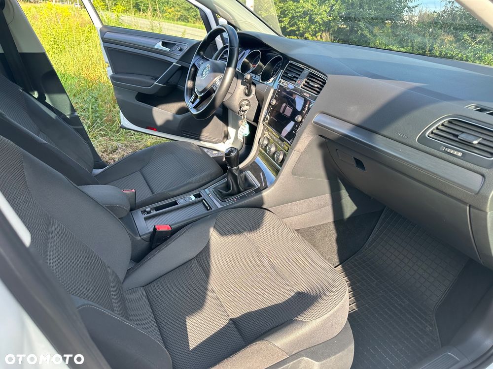 Volkswagen Golf 1.6 TDI (BlueMotion Technology) Comfortline - 17