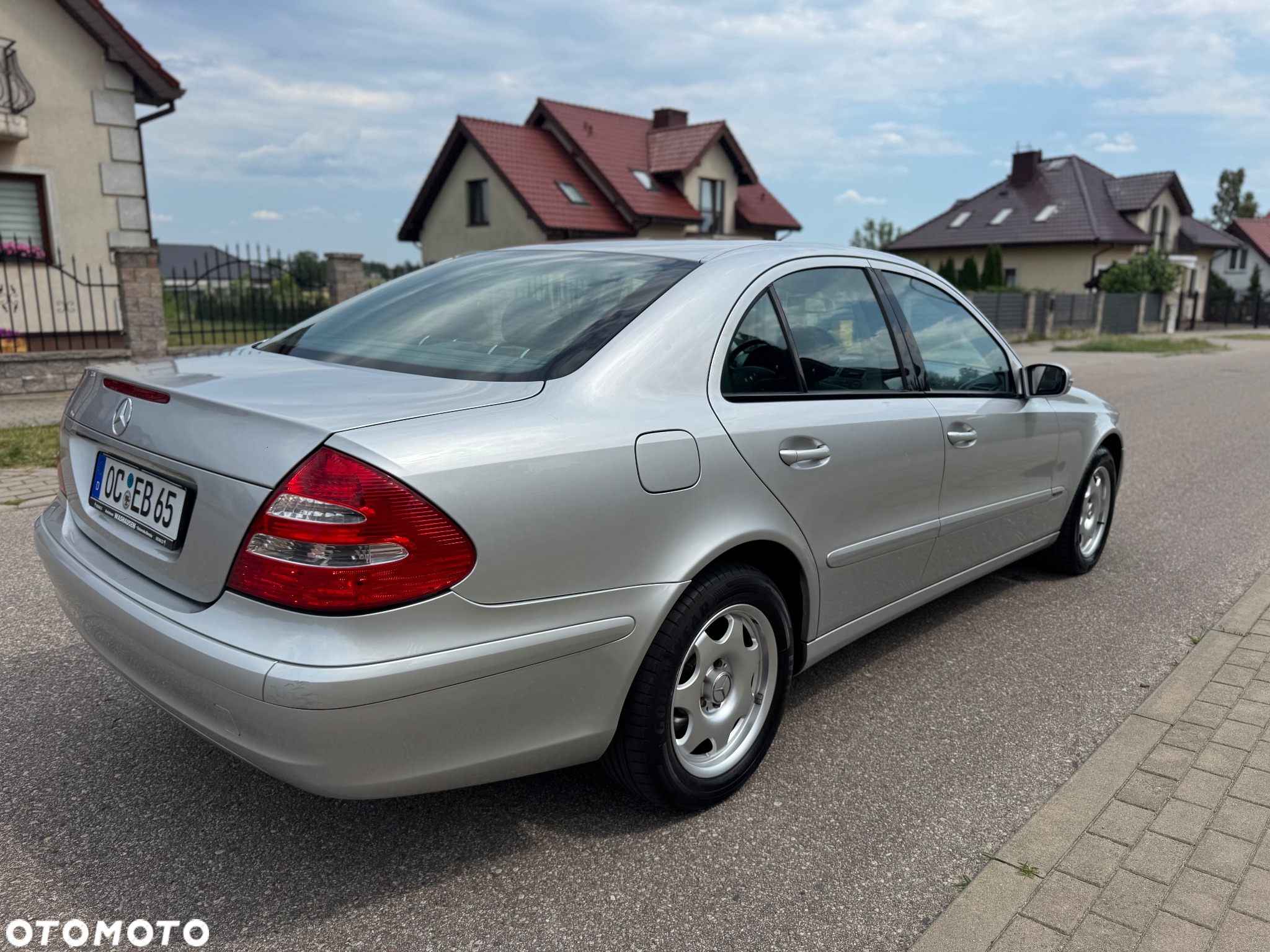 Mercedes-Benz Klasa E 200 Kompressor Classic - 4