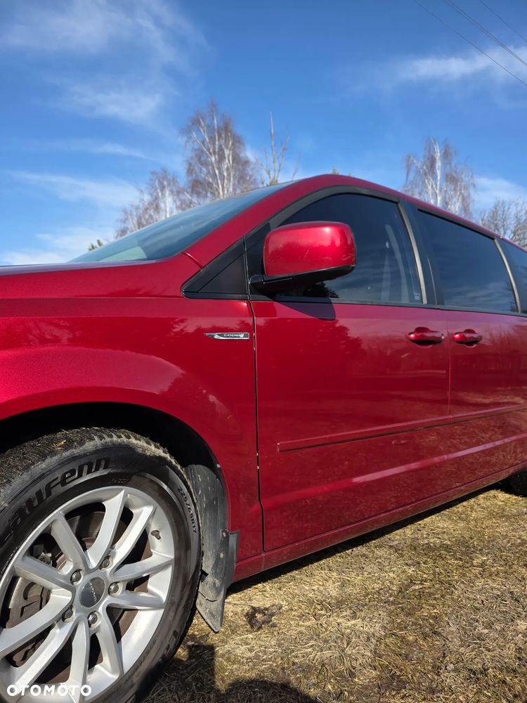 Dodge Grand Caravan - 8