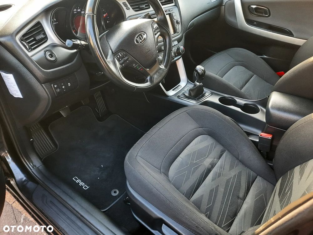 Kia Ceed - 4