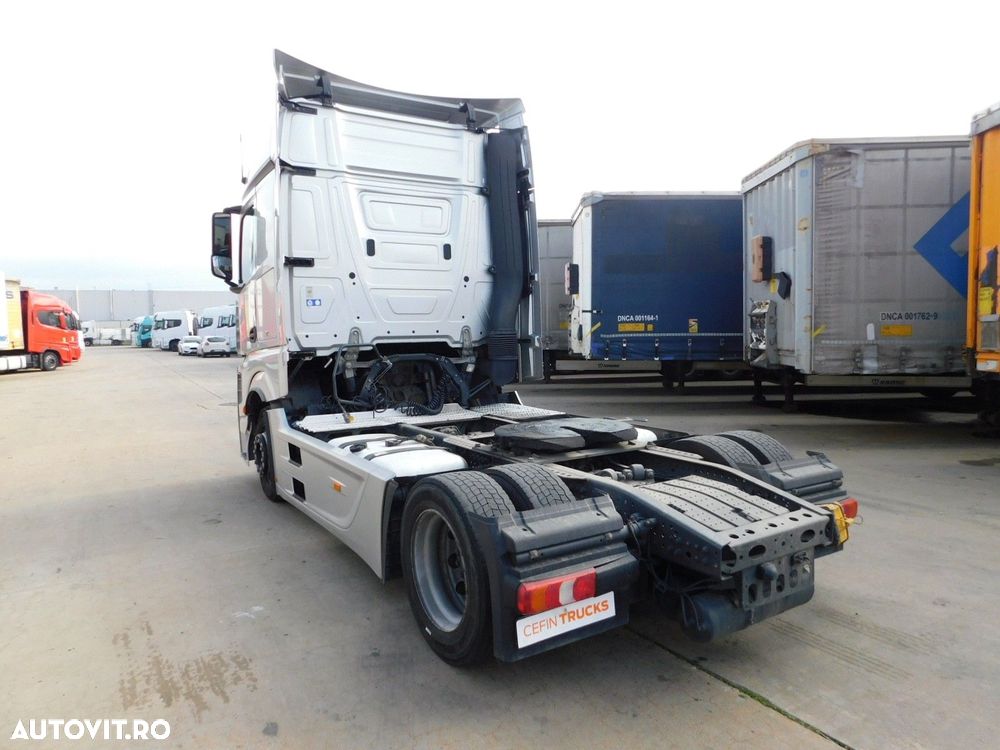 Mercedes-Benz Actros - 4