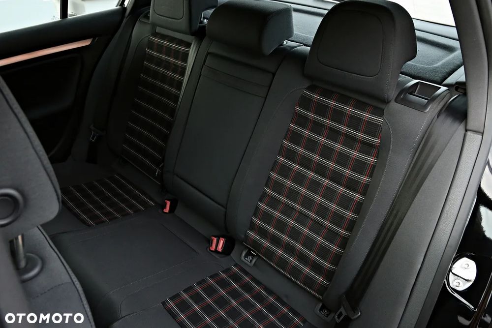 Volkswagen Golf 2.0 TSI GTI DSG - 30