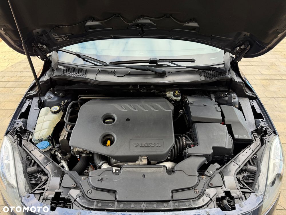 Volvo V40 D2 Momentum - 16