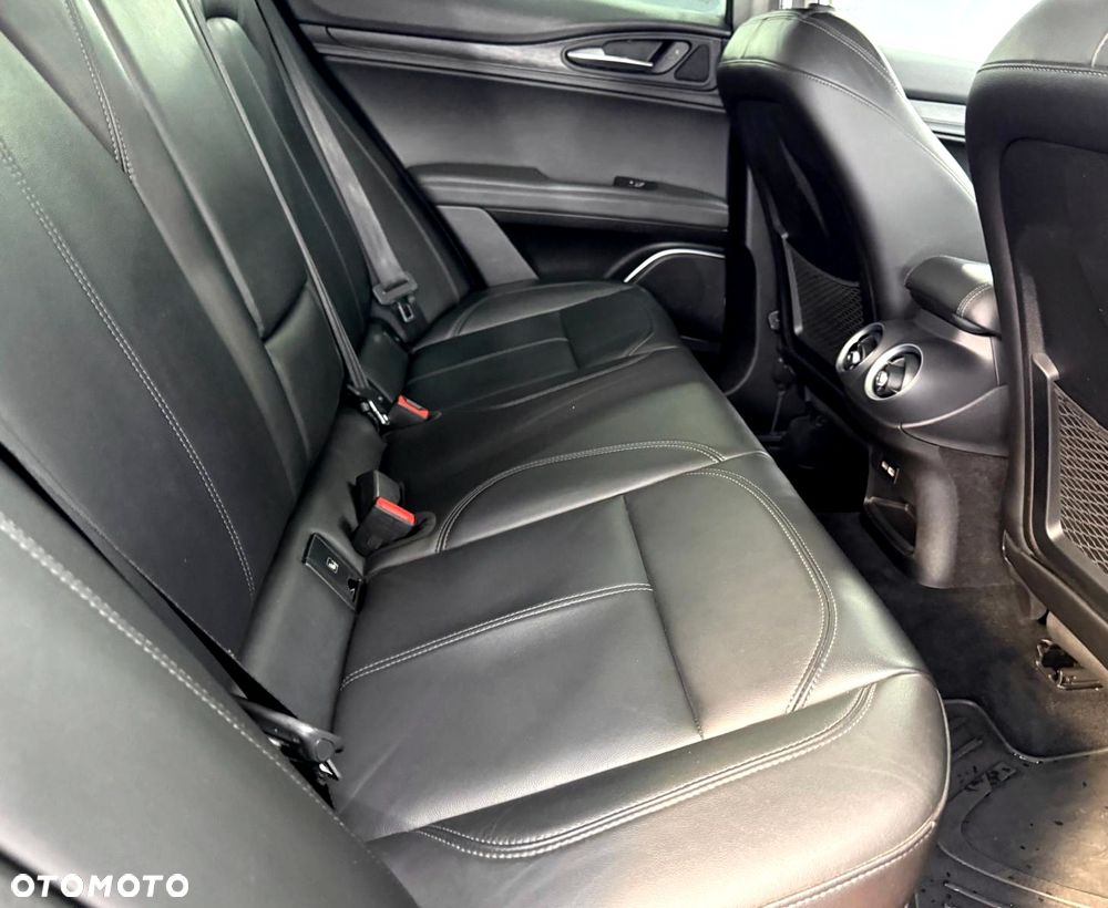 Alfa Romeo Stelvio 2.0 Turbo 16V AT8-Q4 B-Tech - 29