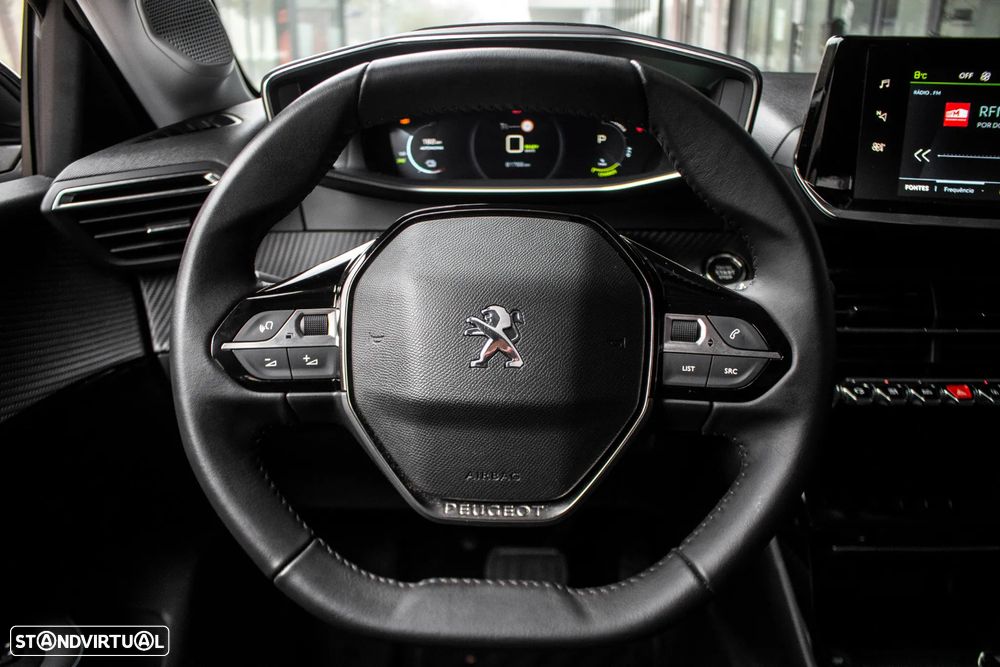 Peugeot e-208 Allure - 12