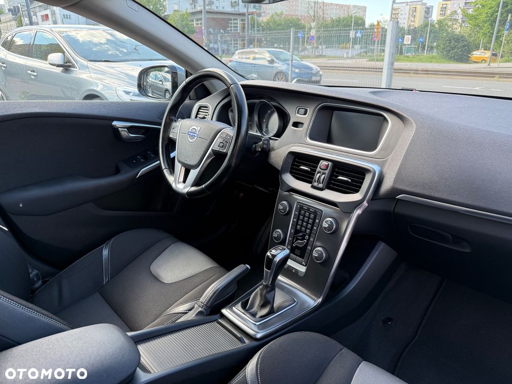 Volvo V40 D4 Drive-E Momentum - 19