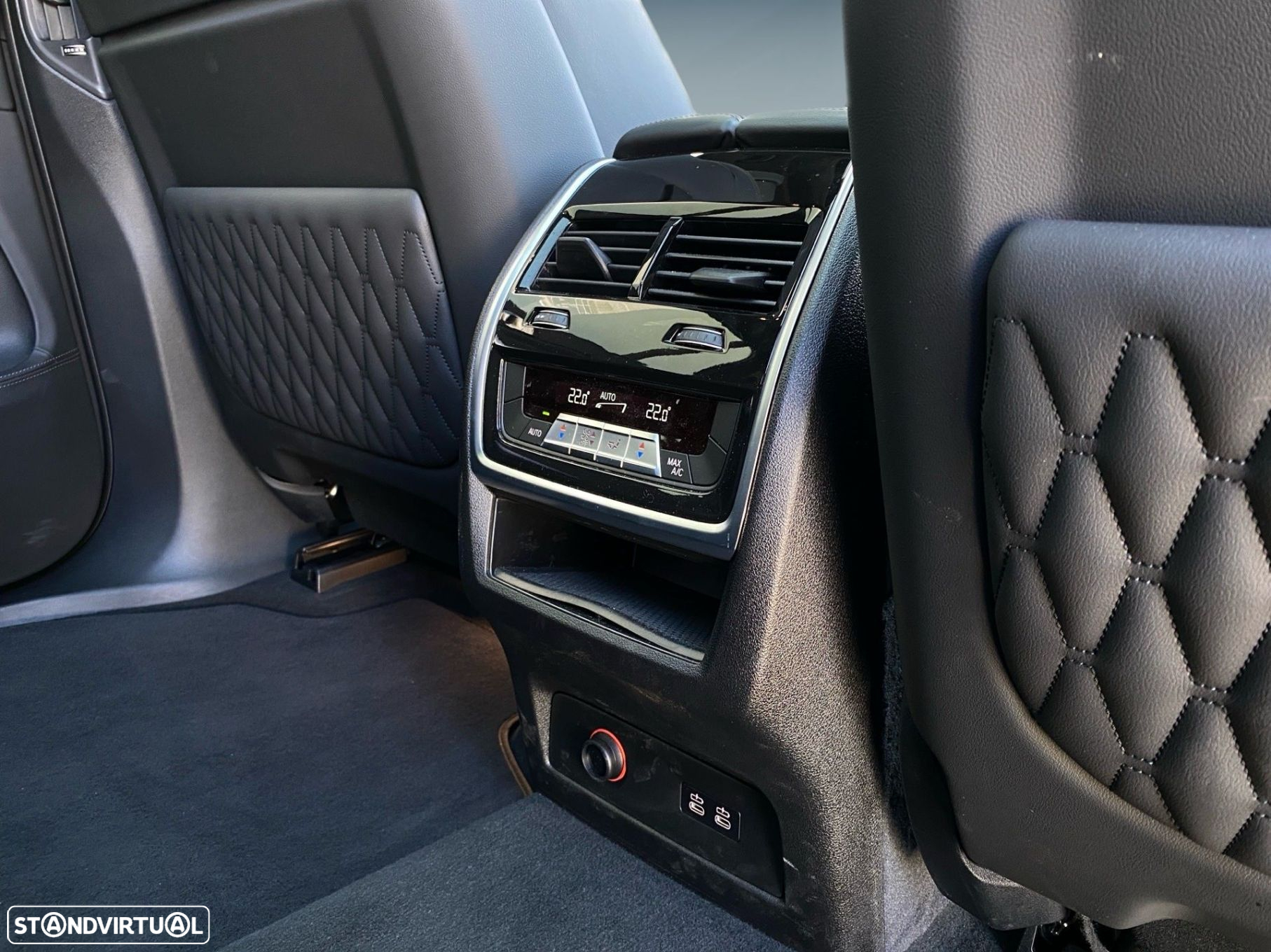 BMW X7 40 d xDrive Pack M Desportivo - 26