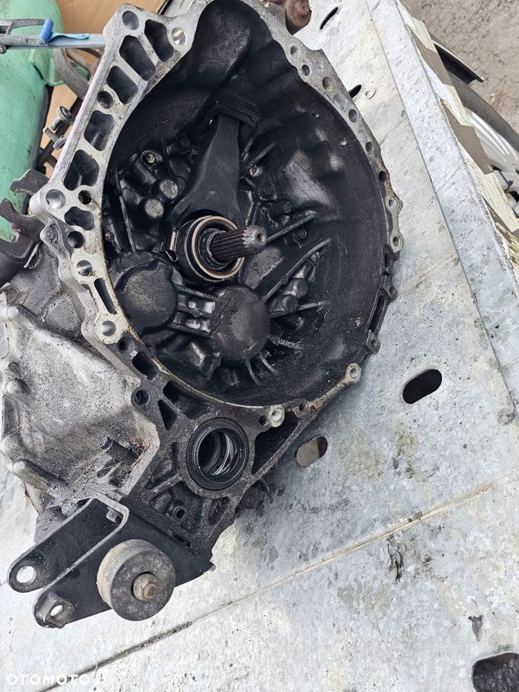 SKRZYNIA BIEGÓW TOYOTA AVENSIS T25 2.2 D4D D-CAT 07 2AD - 7