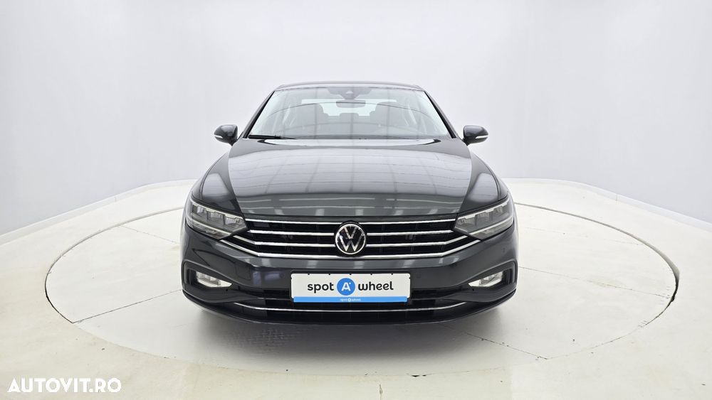 Volkswagen Passat - 2
