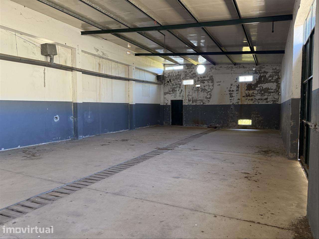 Armazém Industrial em Alcanena - Grande imagem: 5/25