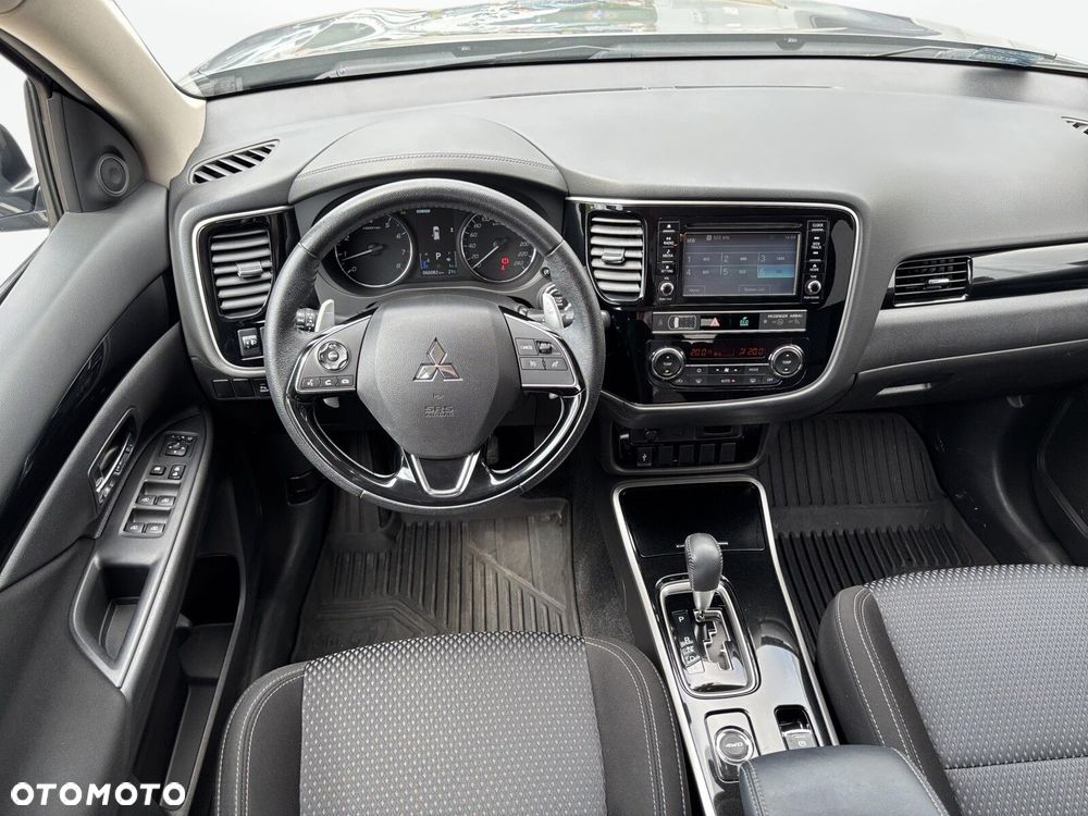Mitsubishi Outlander - 13