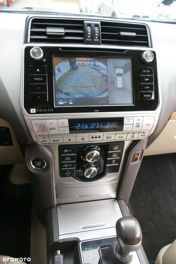 Toyota Land Cruiser - 7