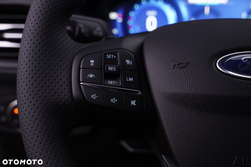 Ford Focus 1.0 EcoBoost mHEV ST-Line X - 13