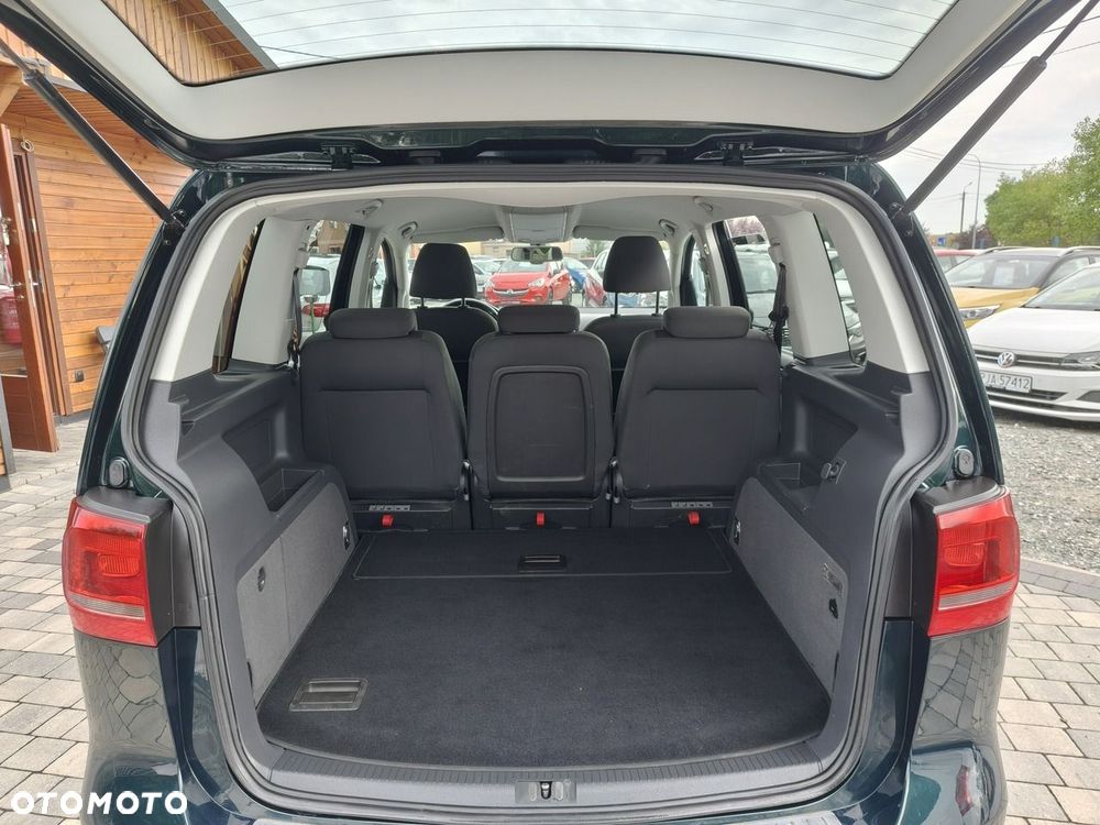 Volkswagen Touran - 28