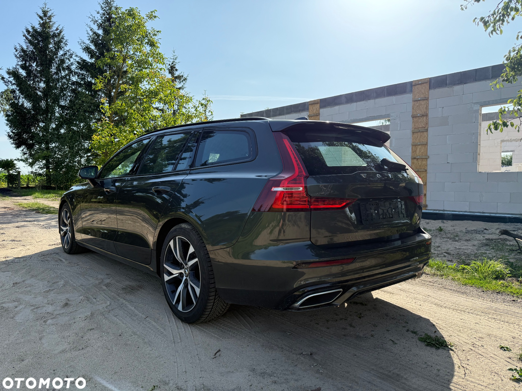 Volvo V60 D4 R-Design - 8