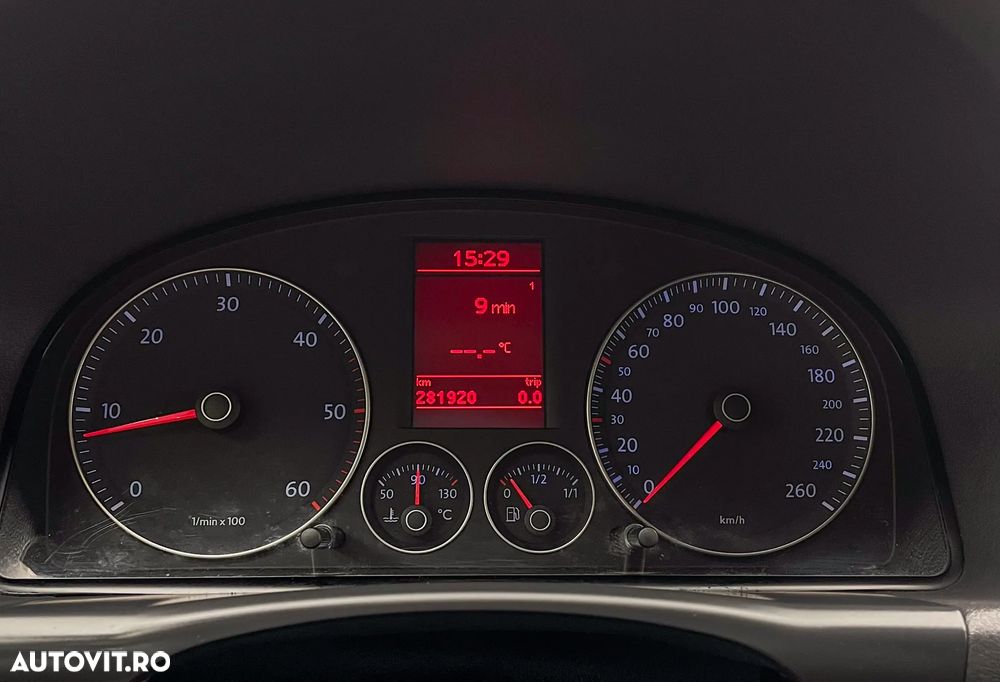 Volkswagen Touran 1.9 TDI DPF Conceptline BlueMotion - 8