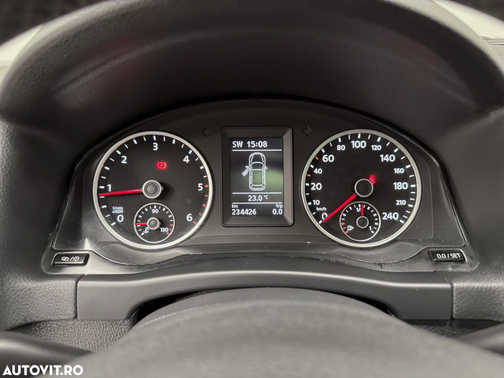 Volkswagen Tiguan 2.0 TDI BMT Trend & Fun - 24