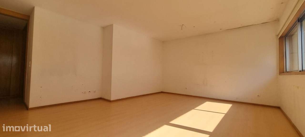 APARTAMENTO T3 - MOREIRA - Grande imagem: 2/23