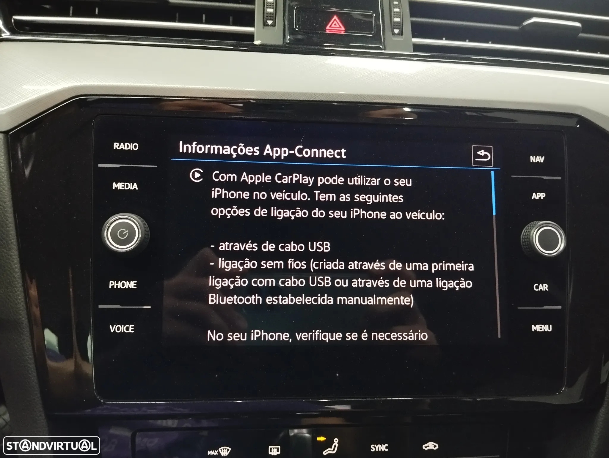 VW Passat Variant 2.0 TDi Business DSG - 31