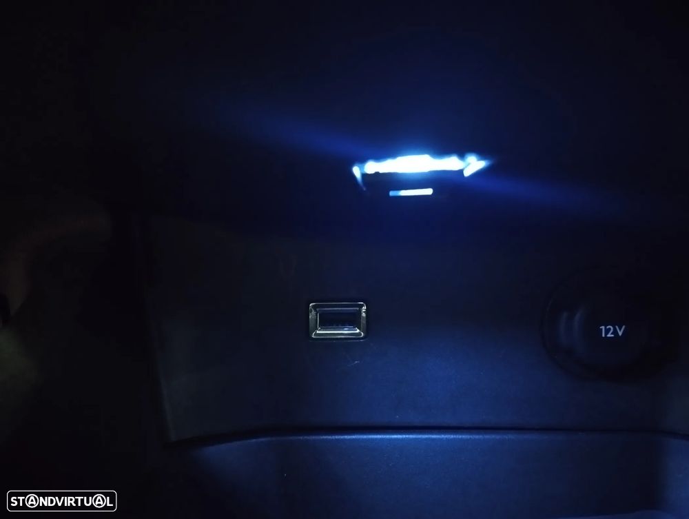 Peugeot 5008 1.2 PureTech Allure EAT8 - 39