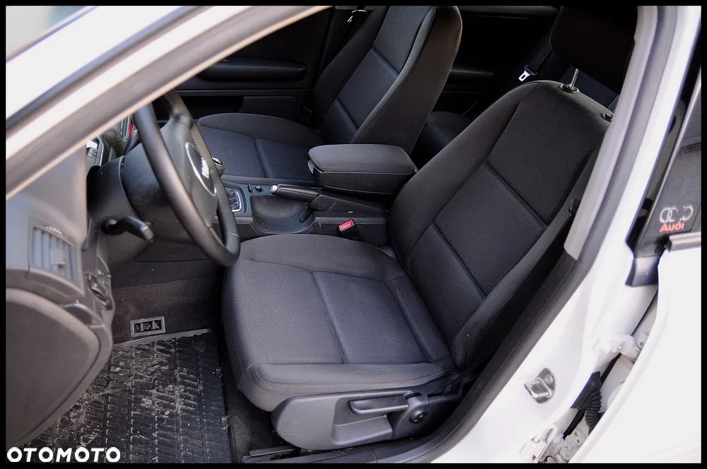 Audi A4 Limousine - 6