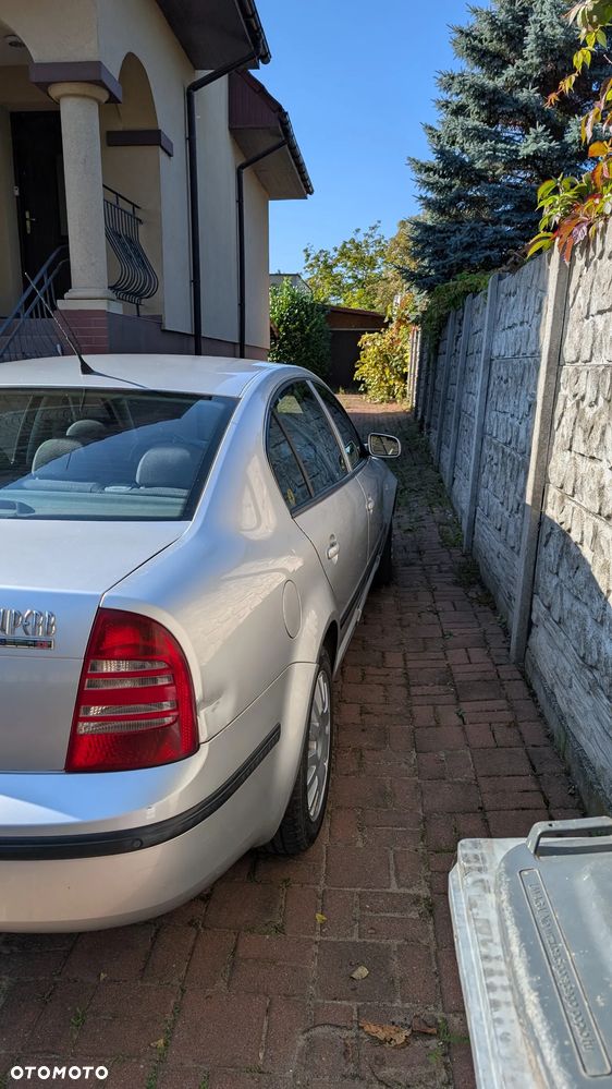 Skoda Superb 2002 photo 5