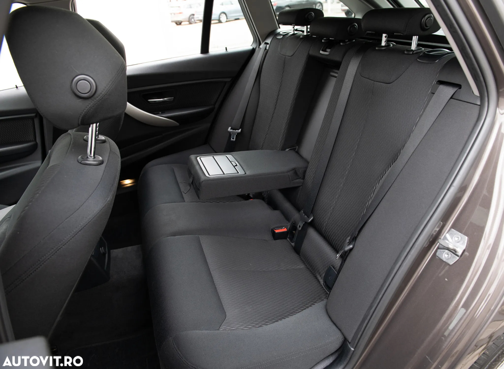 BMW Seria 3 320d Touring Aut. - 6