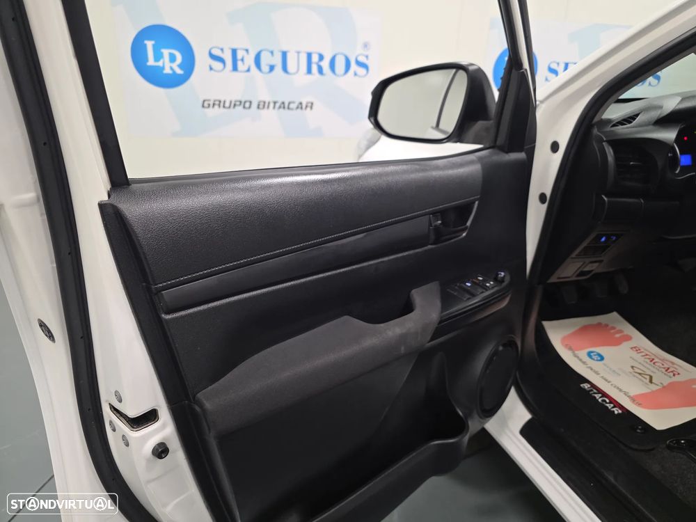 Toyota HILUX 2.4 D-4D 4WD CD CH - 43