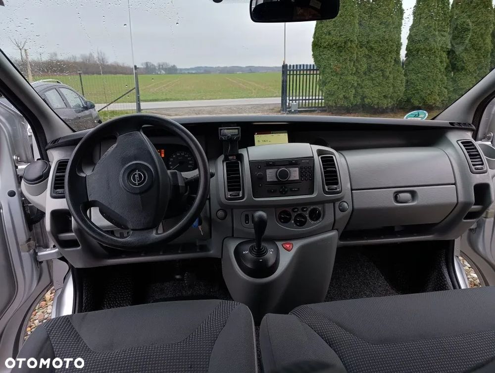 Opel Vivaro - 11