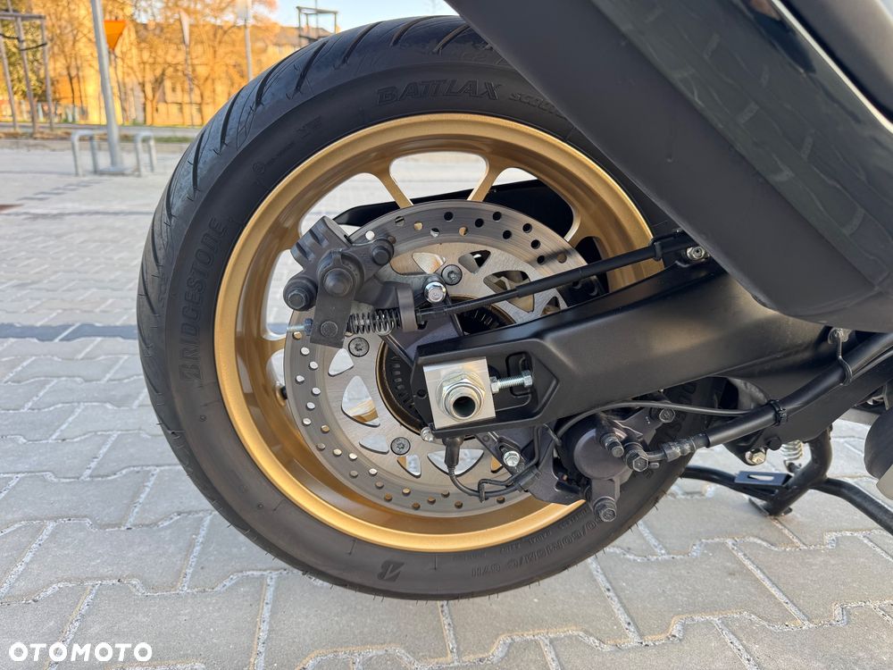 Yamaha Tmax - 30