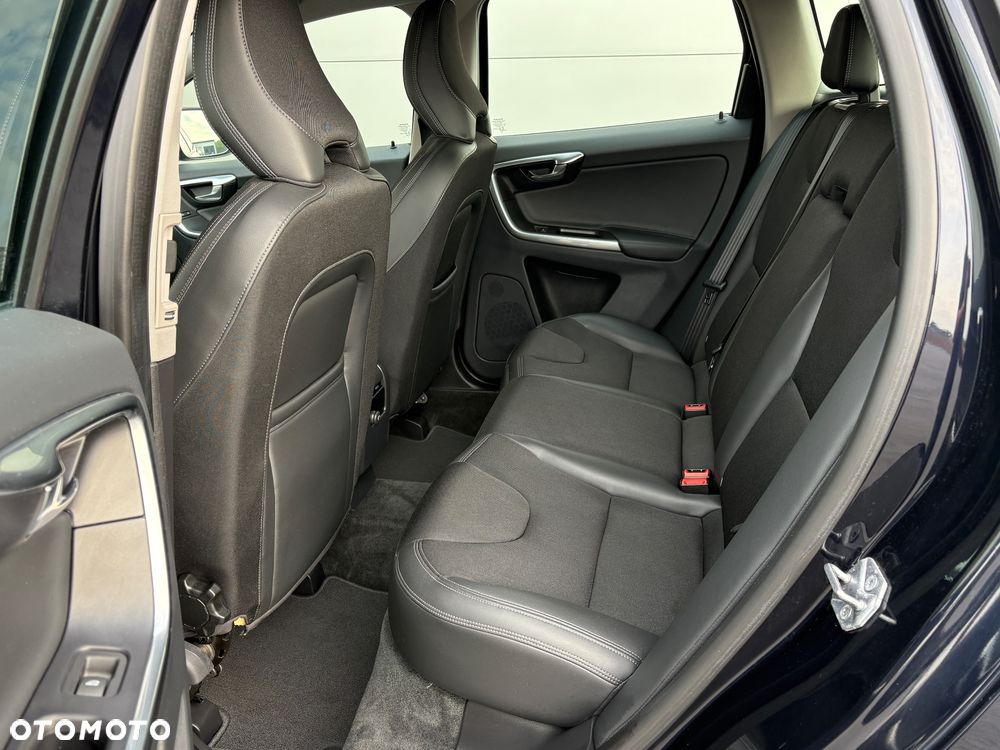 Volvo XC 60 D3 Geartronic Momentum - 20