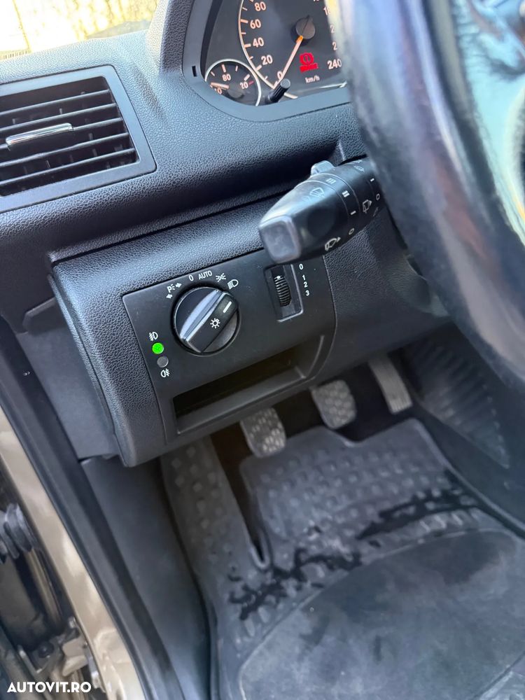 Mercedes-Benz A - 12